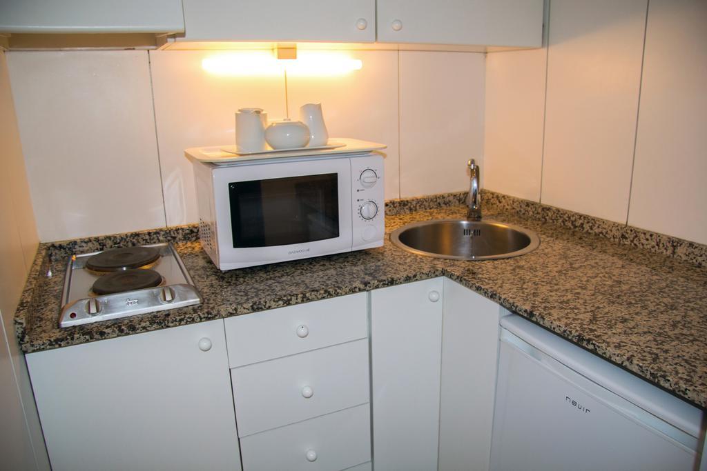 Apartamentos Descartes Barcelona Quarto foto