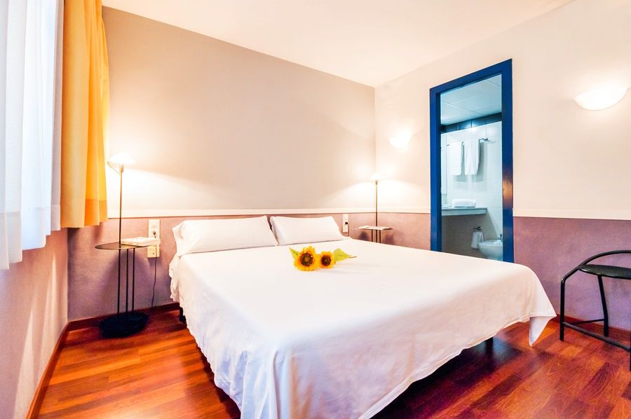 Apartamentos Descartes Barcelona Exterior foto